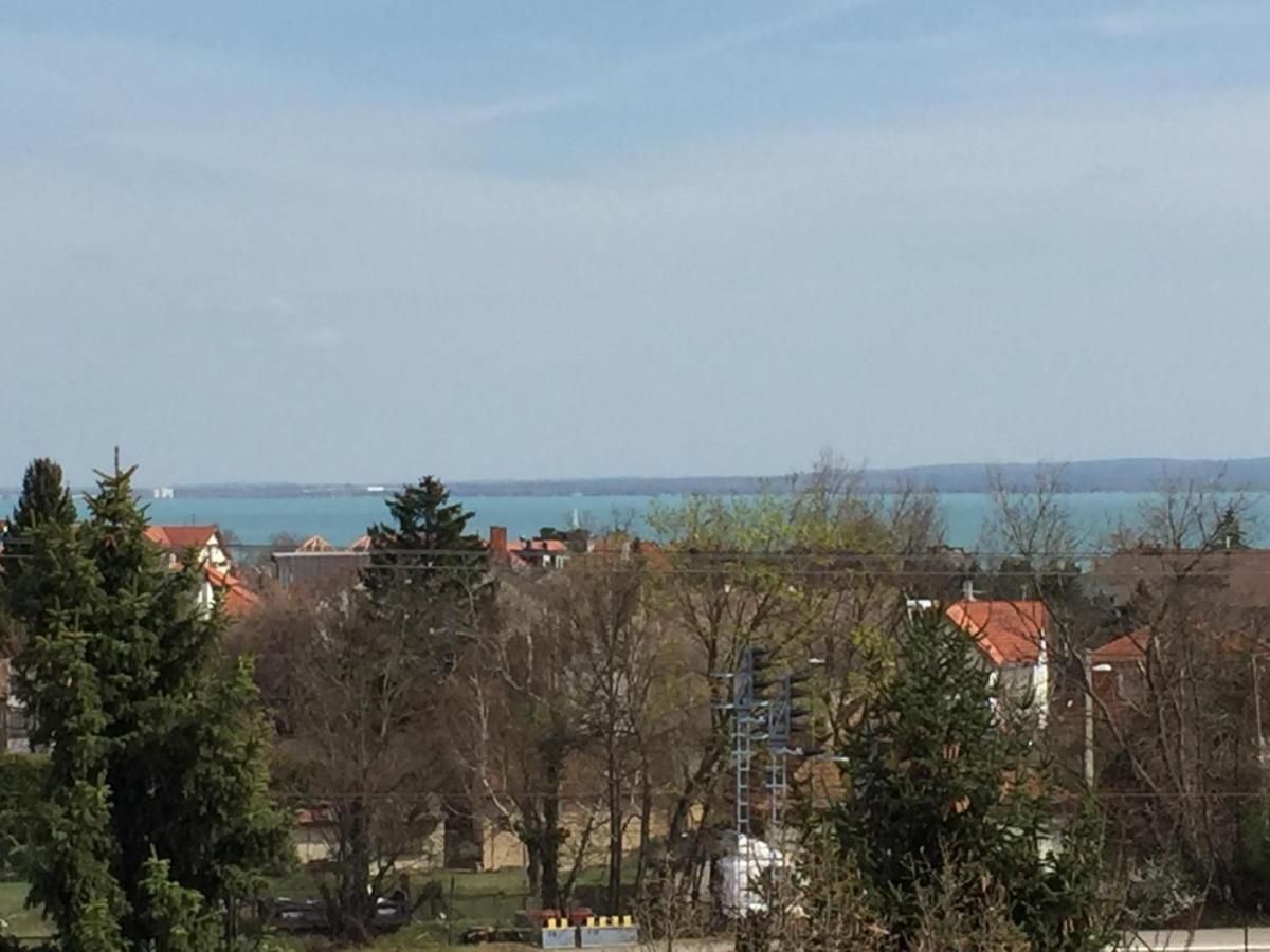 Szeki Apartman Balatonfured Exterior photo
