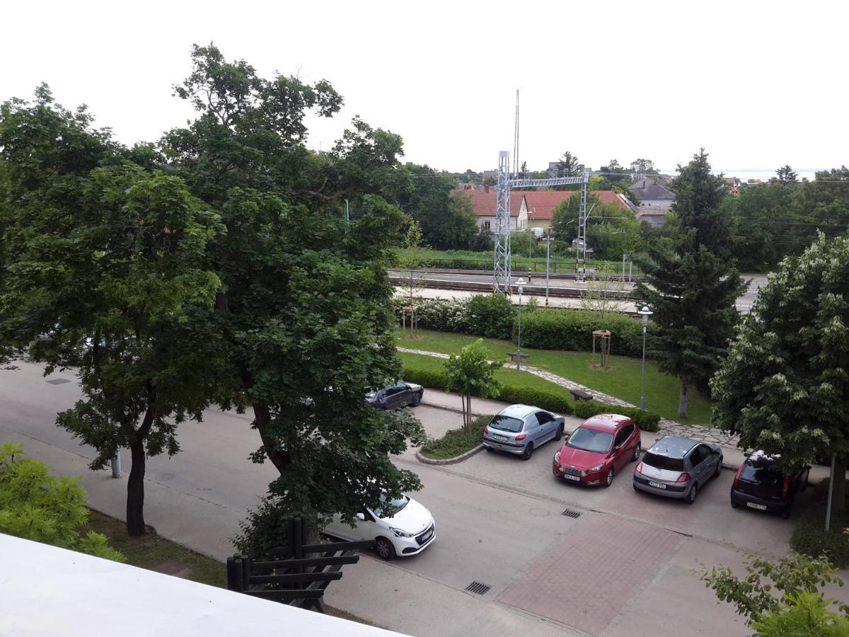 Szeki Apartman Balatonfured Exterior photo