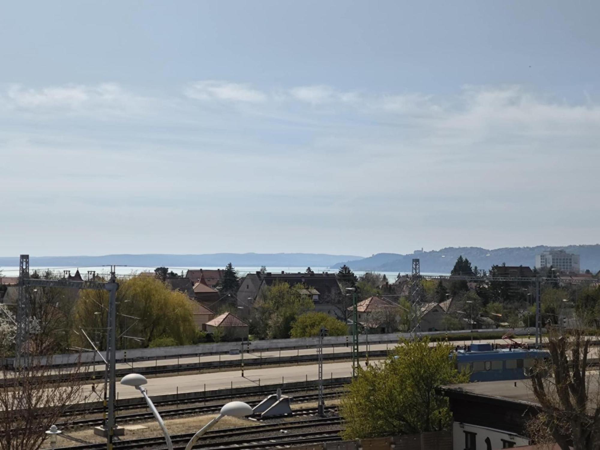 Szeki Apartman Balatonfured Exterior photo
